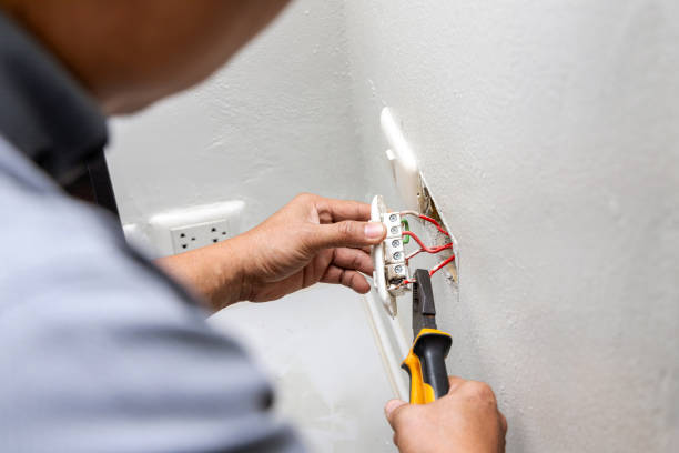 Best Local Electrician Companies  in Fayette, MO